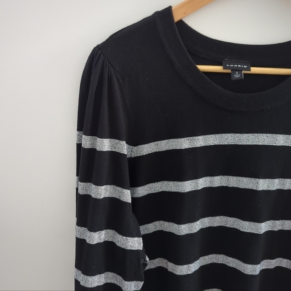 TORRID | Black/Silver Metallic Striped Long Sleeve Crewneck Sweater - Picture 2 of 4